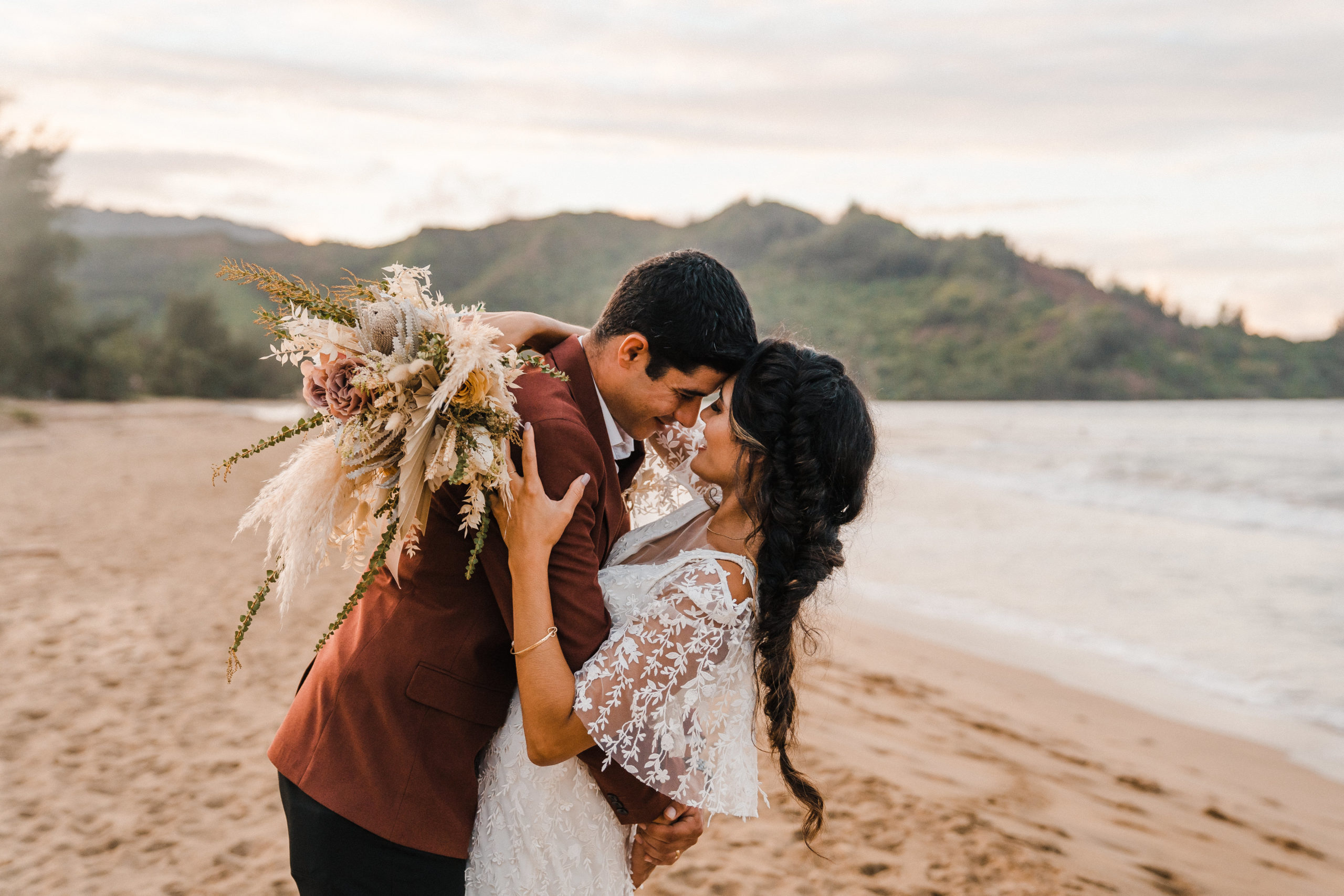 Hawaii elopement at Kauai beach