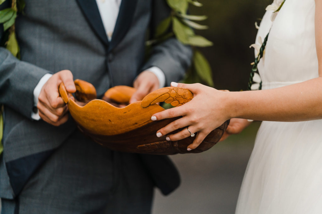 hawaiian wedding ceremony elopement