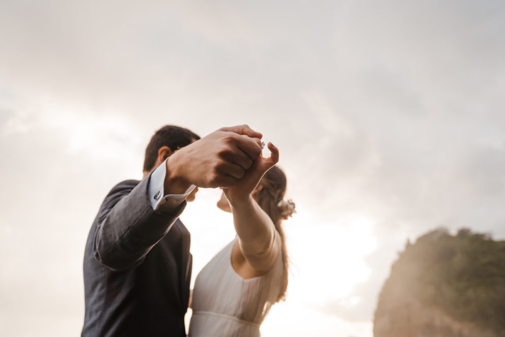 hawaii elopement first dance