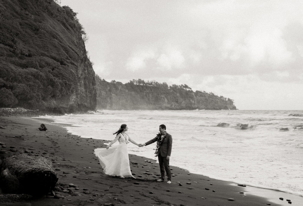 pololu valley elopement black sand beach