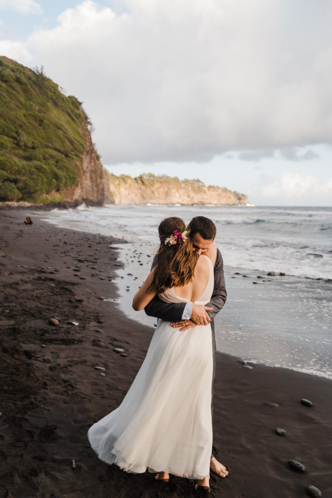 hawaii big island elopement pololu valley