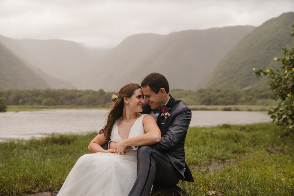 hawaii elopement in pololu valley