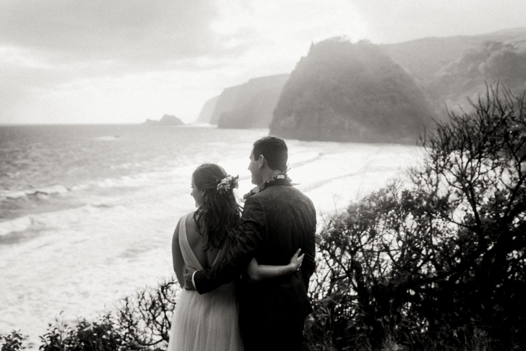 hawaii pololu valley elopement