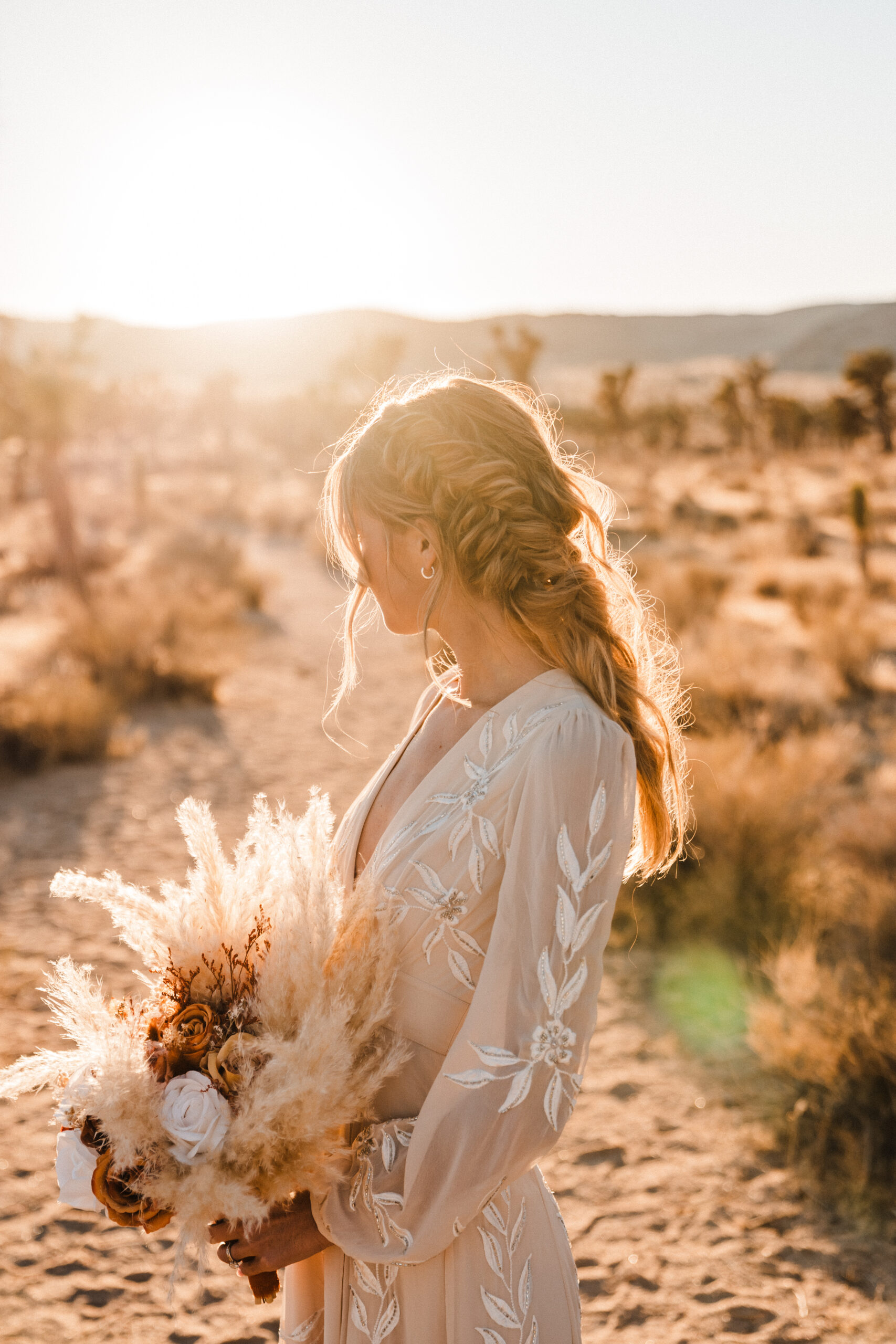 boho bridal hair and bouquet