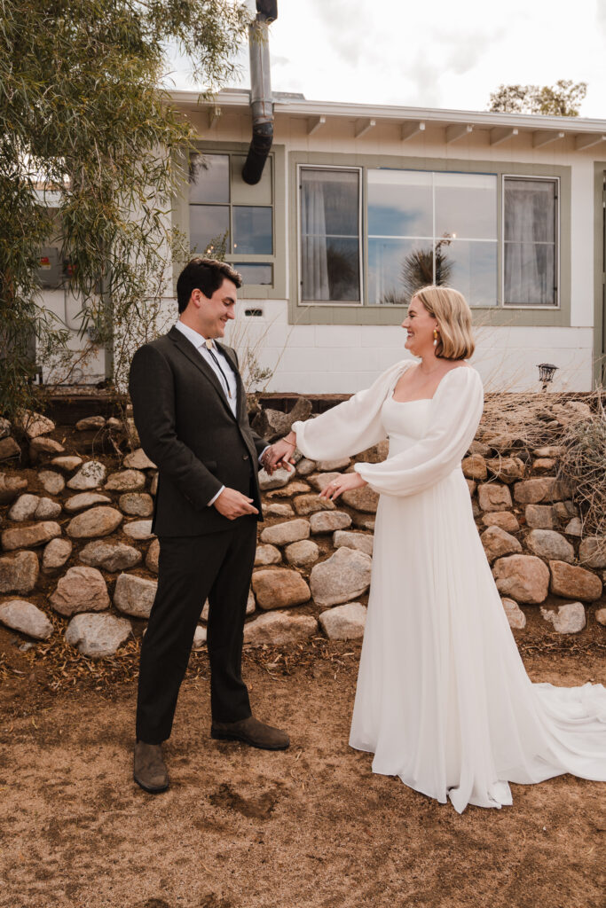 elopement first look photos in joshua tree airbnb